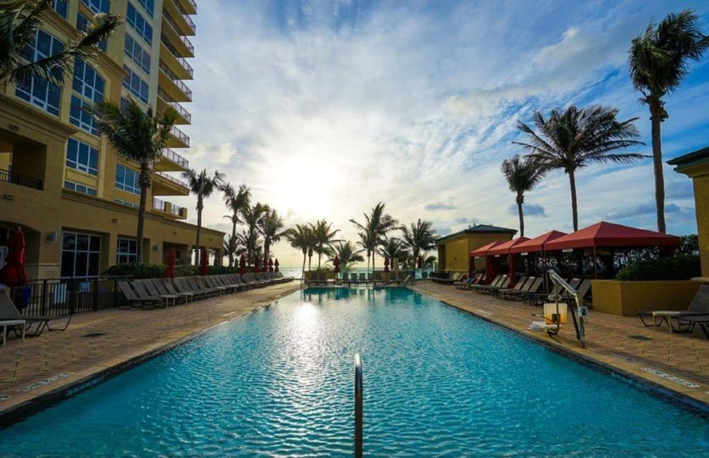 Singer Island Beach Resort And Spa, Located At The Palm Beach Resort 里维埃拉海滩 外观 照片